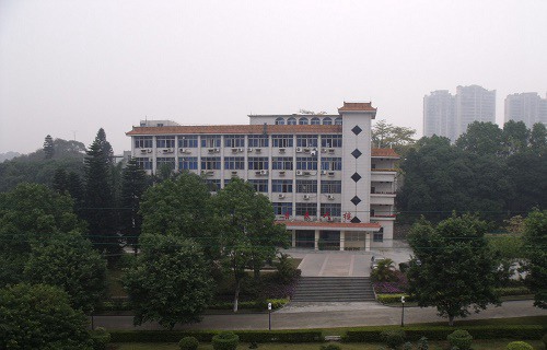 广东科贸职业学院图片