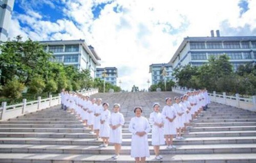 昆明护士学校