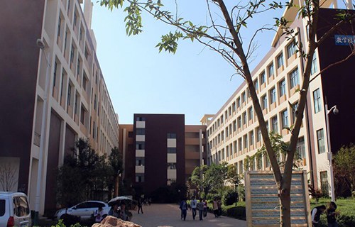 昆明卫生学校图片