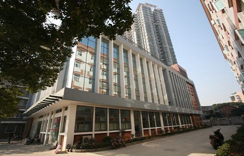 湖北青年职业学院图片