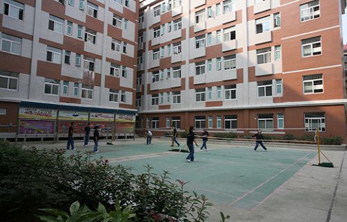湖北青年职业学院图片