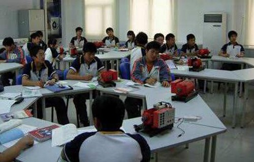 龙州县职业技术学校图片