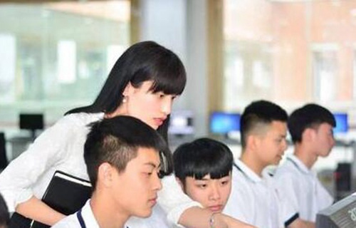 鹤庆县职业高级中学图片