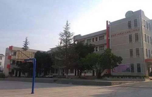 巍山县职业高级中学图片