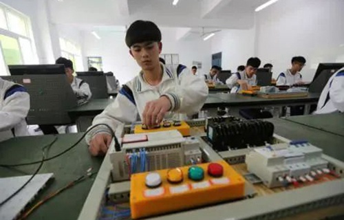 弥渡县职业高级中学图片