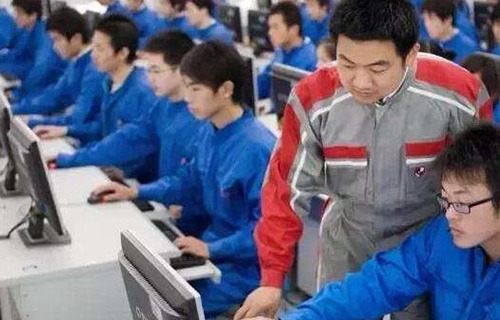 镇安县职业教育中心图片