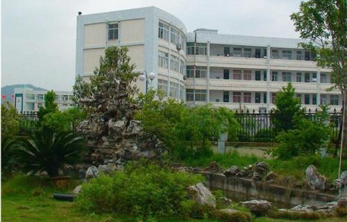 西安长安区第一职业中学图片