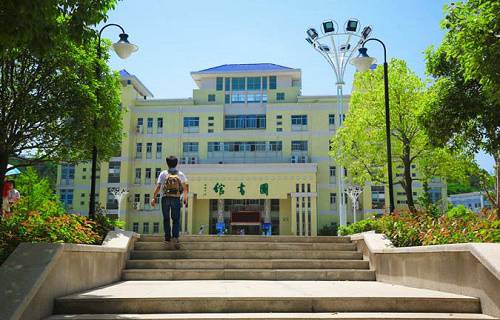 湖北省医药学校图片