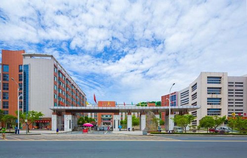 湖北省医药学校图片