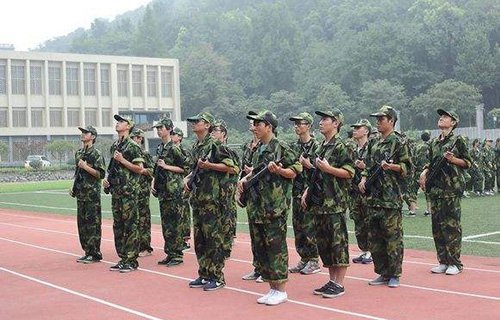 新世纪经贸专修学院图片