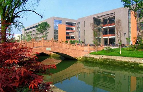 昭通市华侨职业学校图片