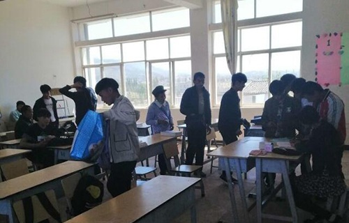 姚安县职业高级中学图片