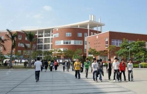 来宾市职业技术学校图片