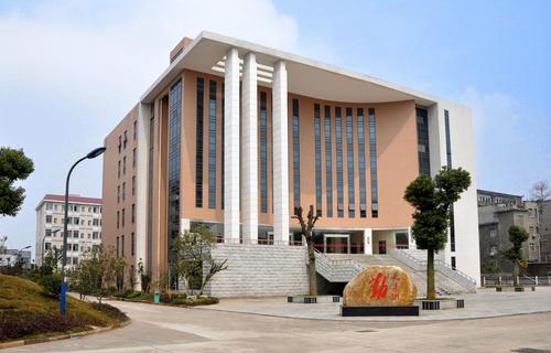 左江理工职业技术学校图片