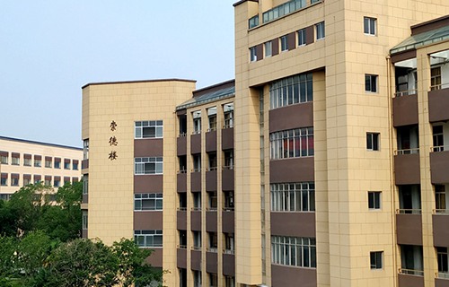 江苏扬中中等专业学校图片