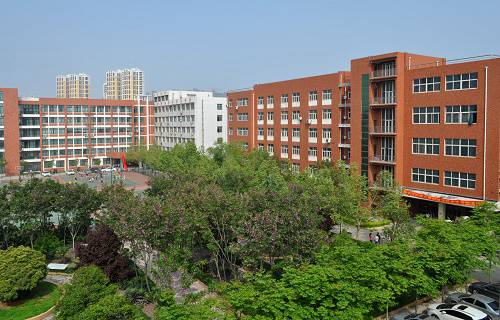 河南省工业设计学校图片