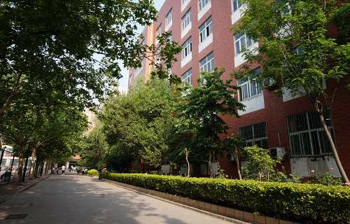 河南省工业设计学校图片