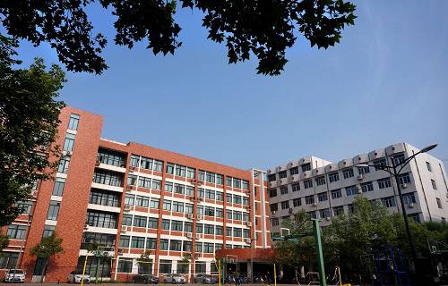 河南省工业设计学校图片