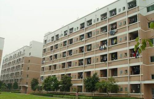 大理州技工学校图片