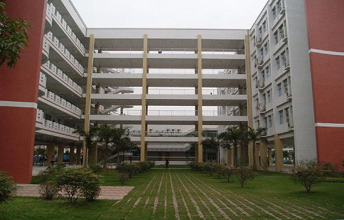 广东女子职业技术学院中专部图片
