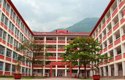怒江州民族中等专业学校图片