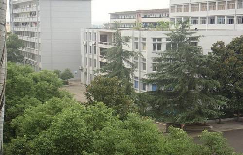 江西省轻工业高级技工学校图片