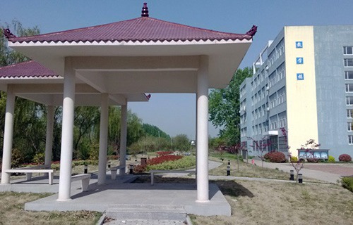 临渭区西岳时装技校图片