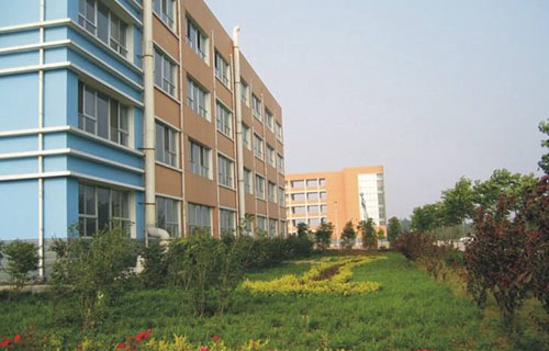 彝良县职业中学图片