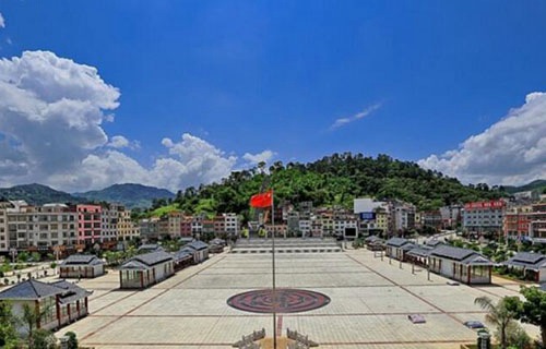 隆林各族自治县职业技术学校图片