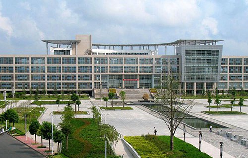 鲁甸县职业技术学校图片