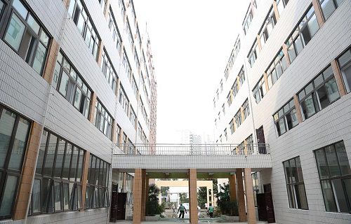 河南信息工程学校图片