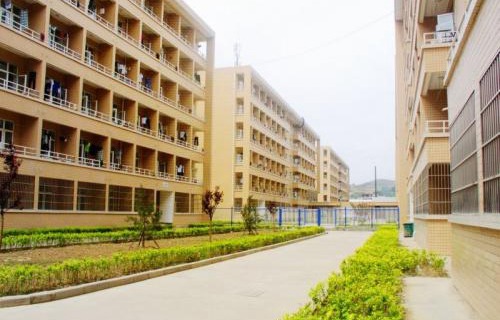 商洛市技工学校图片