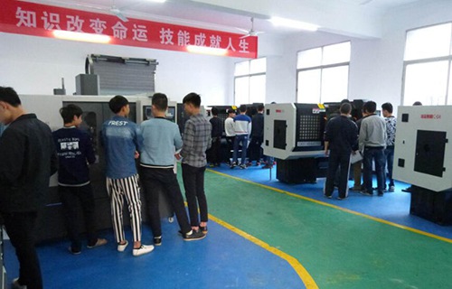 昆明市二商技工学校图片