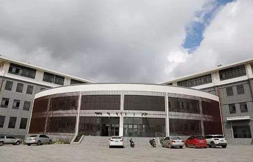 腾冲县第一职业高级中学图片