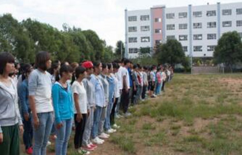 龙陵县职业高级中学图片