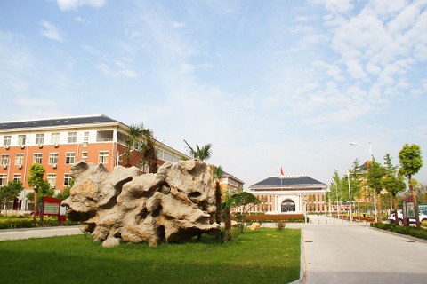 河南医药技师学院图片