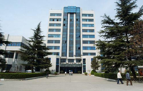 郑州工业贸易学校图片