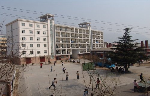 郑州工业贸易学校图片