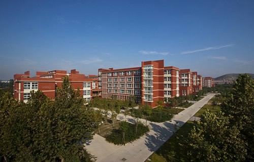 新疆兵团警官高等专科学校图片