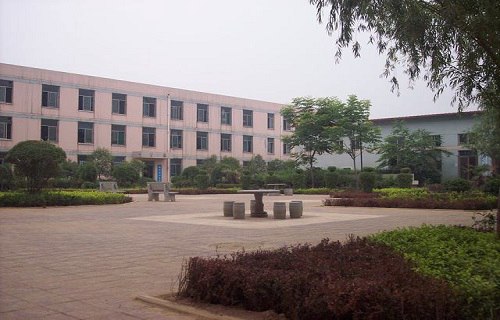 郑州市第一职业中等专业学校图片
