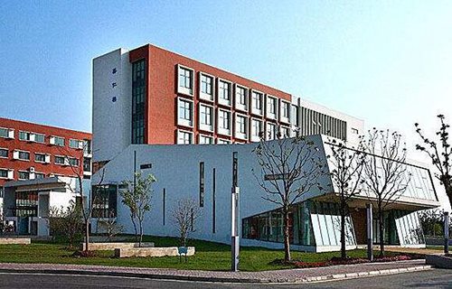 元江县农业机械化技术学校图片