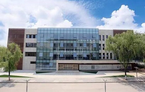 西安市商务职业学校图片