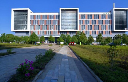 柳州市第二职业技术学校图片