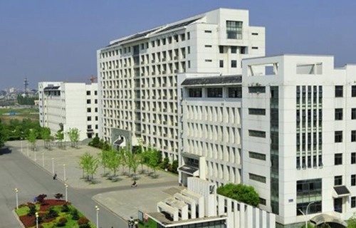 扬州高等职业技术学校图片