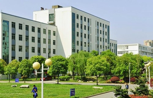 扬州高等职业技术学校图片