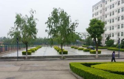 楚雄彝族自治州高级技工学校图片