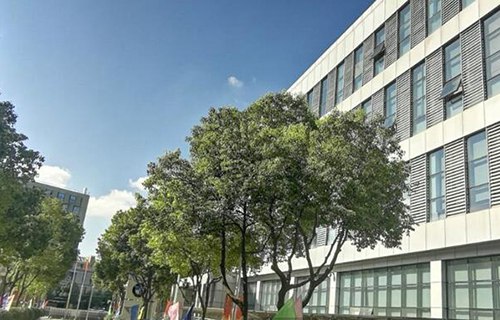 南京金陵高等职业技术学校图片