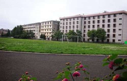 西双版纳州卫生学校图片