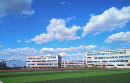 辽宁省本溪市房产技工学校图片