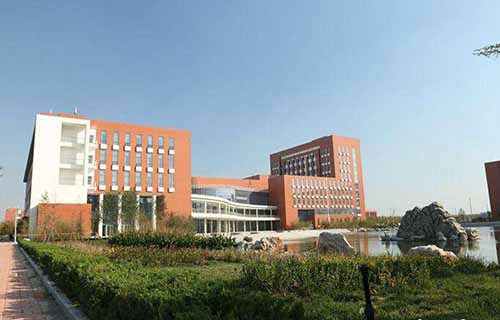 东营市商业技工学校图片